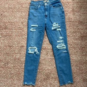 High waisted Levi jeans size 27 style 721